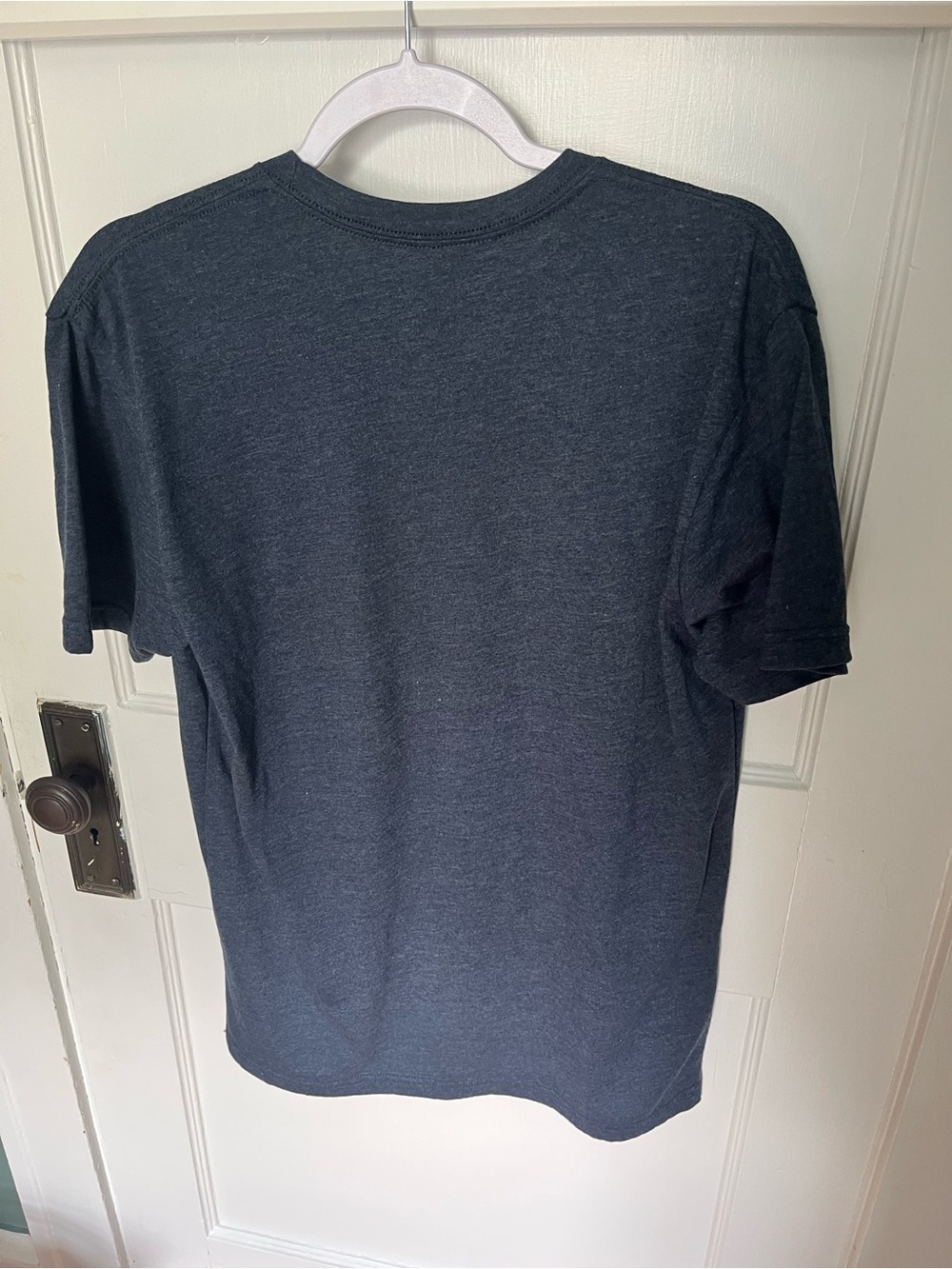 Cleveland cavaliers men’s Next Level Apparel Navy T‑Shirt - Picture 5 of 5